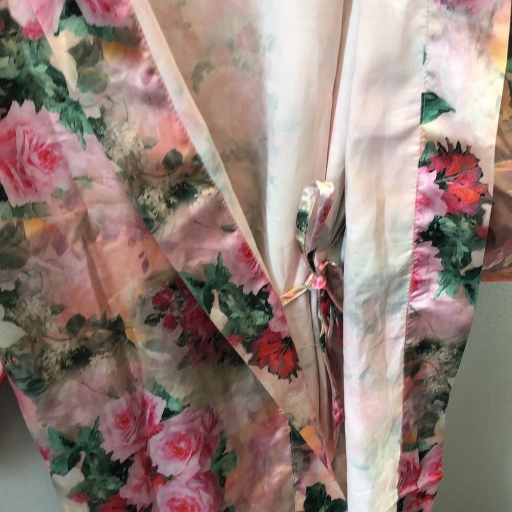 David’s Bridal Floral Robe - Picture 7 of 9